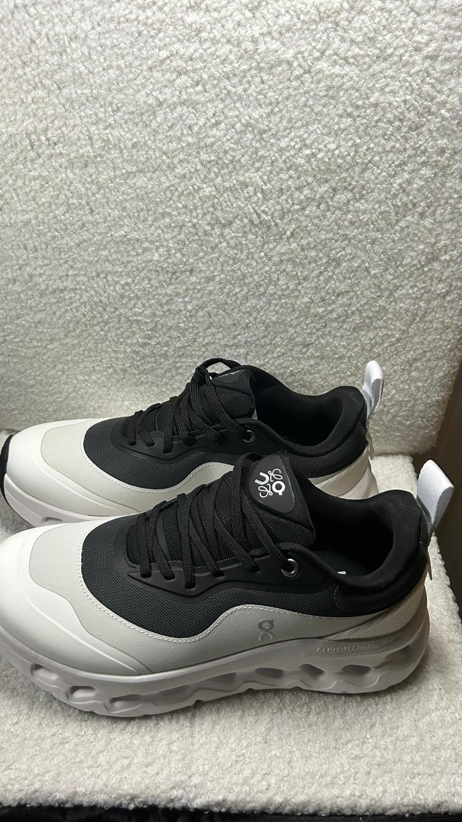 On x LOEWE Noir et Blanche